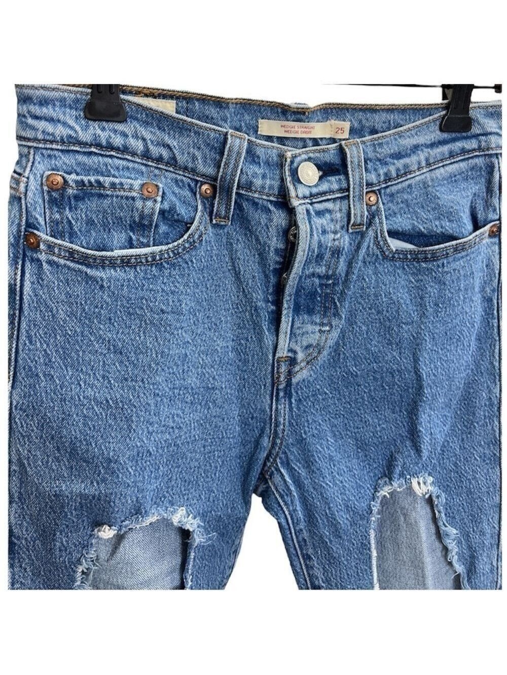 Levis Wedgie Straight Premium destroyed cropped jeans 25